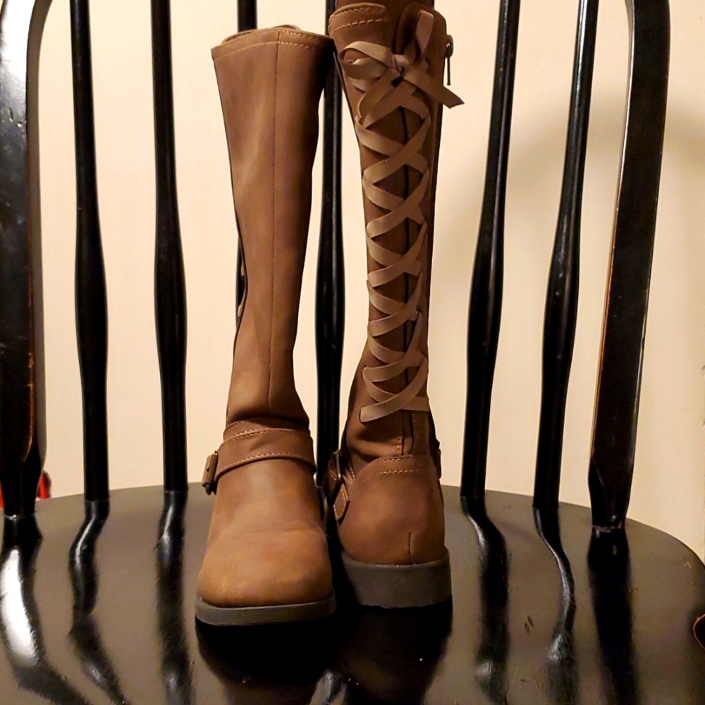 Girls boots